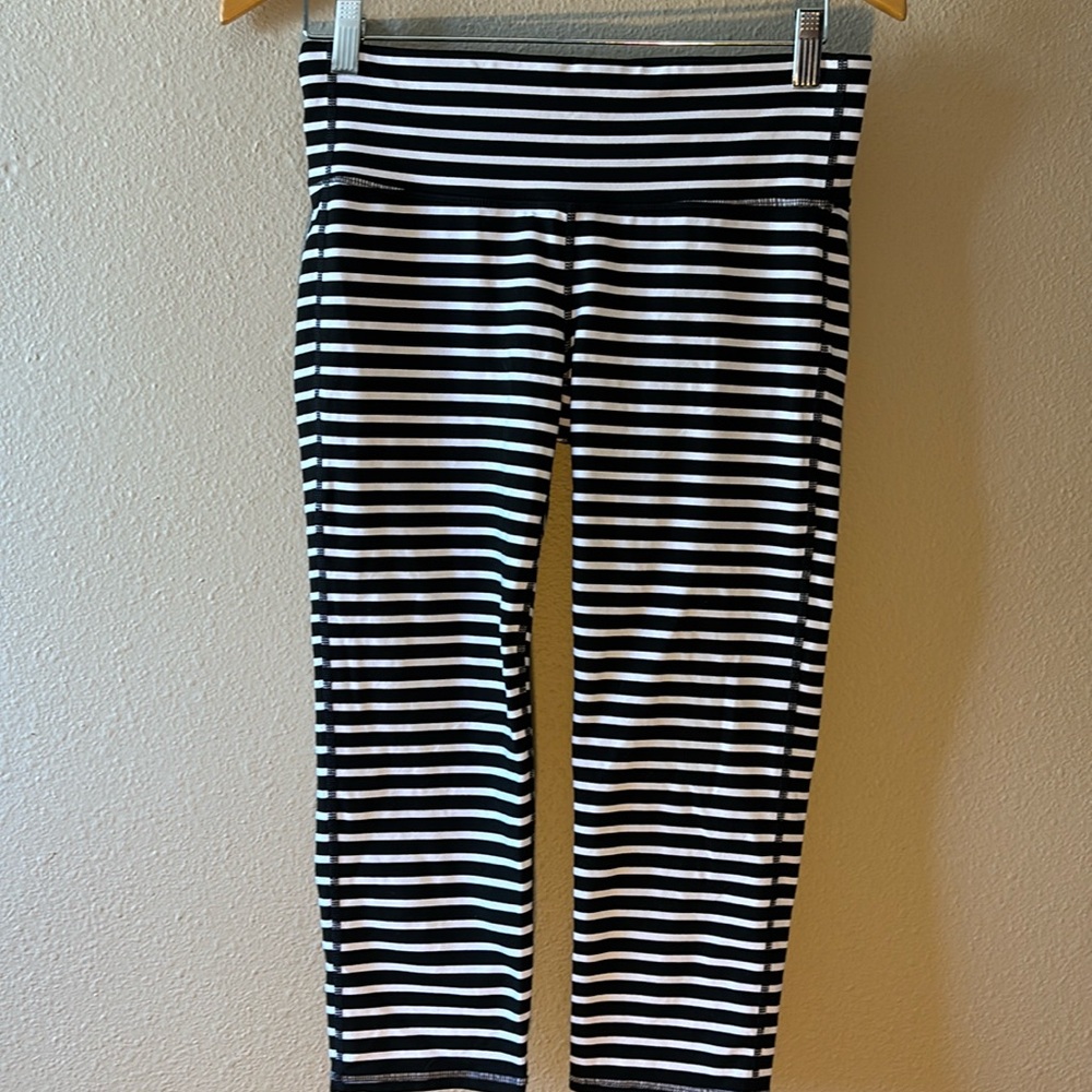 Athleta Leggings Pants Medium Black White Striped Cropped Wide Band
